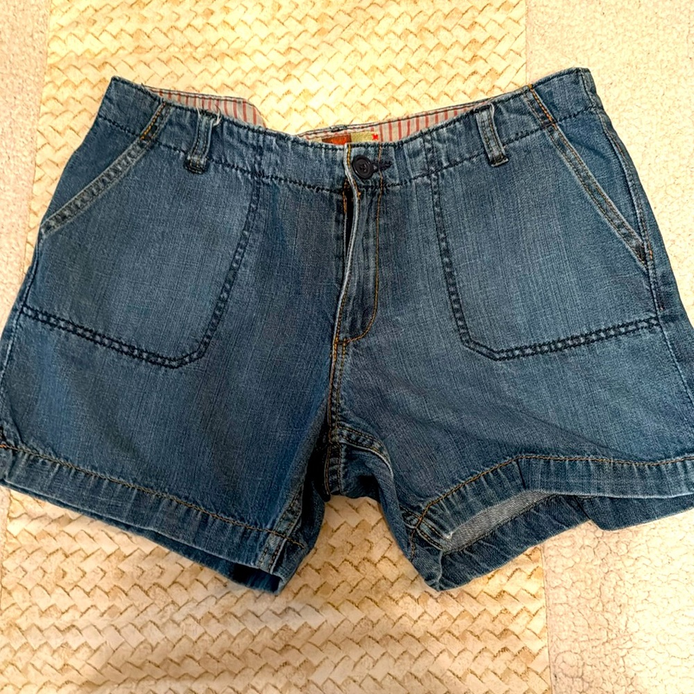 Ladies, Old Navy shorts size 10